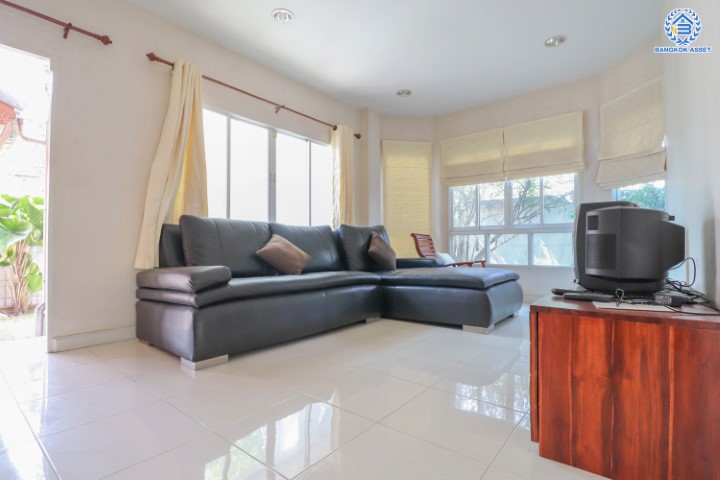 บ้านเดี่ยวมือสองแปลงมุม! โครงการ มณีรินทร์พาร์ค ราชพฤกษ์-ท่าอิฐ คุณภาพจากแบรนด์ *พร็อพเพอร์ตี้ เพอร์เฟค * เนื้อที่ 64.40 ตร.ว. ฟังก์ชัน 3 ห้องนอน 3 ห้องน้ำ บ้านสวยพร้อมต่อเติมเต็มพื้นที่ ทำเลเดินทางสะดวก เชื่อมต่อถนน รัตนาธิเบศร์ ,ถนนราชพฤกษ์ ใกล้รถไฟฟ้า "สถานีบางรักน้อยท่าอิฐ"...